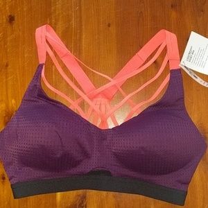 VS 34C Lightweight Sport Bra